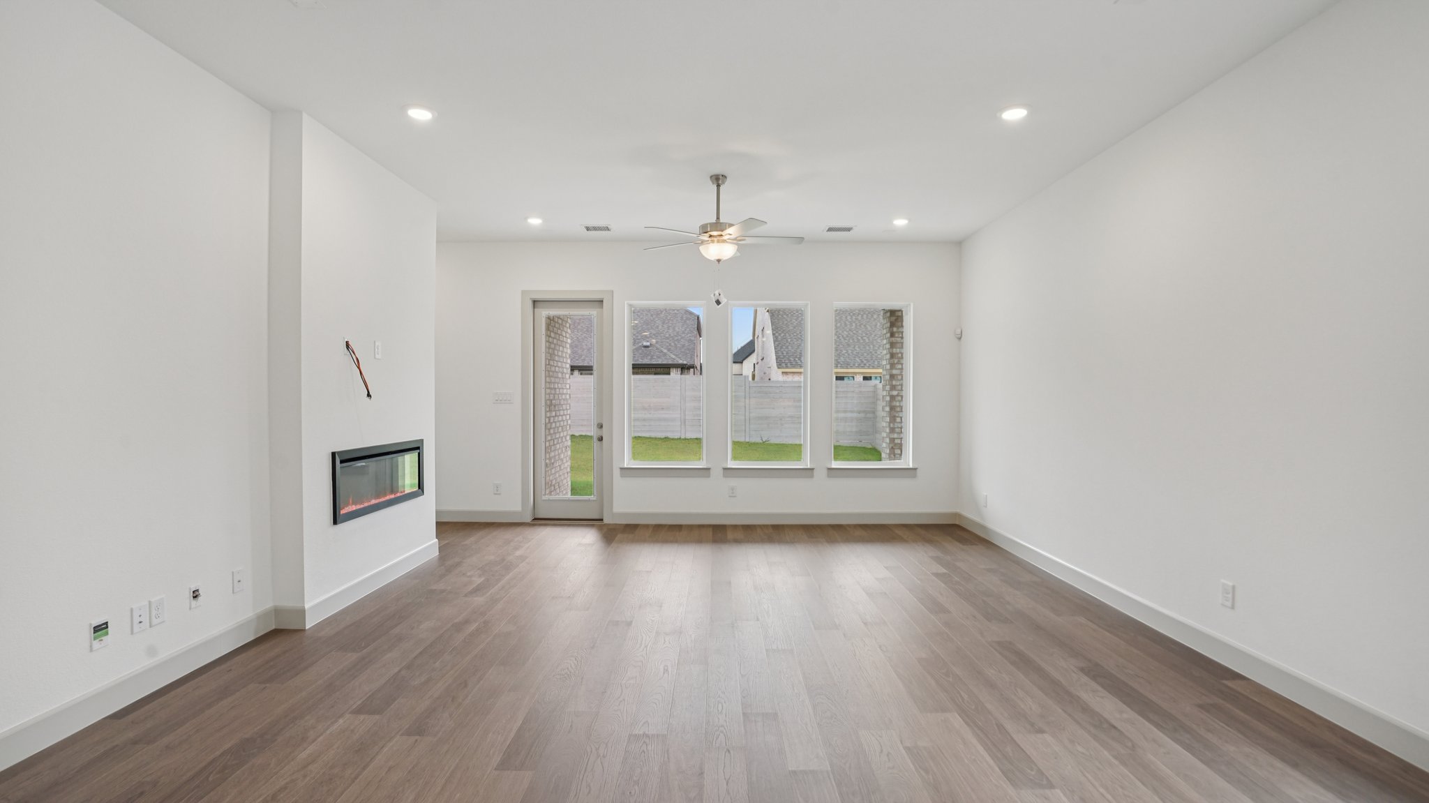 Tippett Dr-S2510-006.jpg