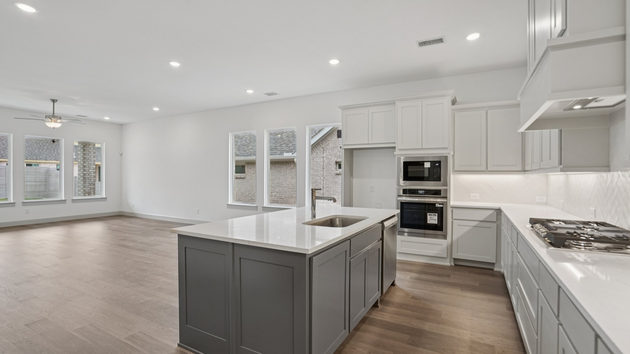 Tippett Dr-S2510-010.jpg