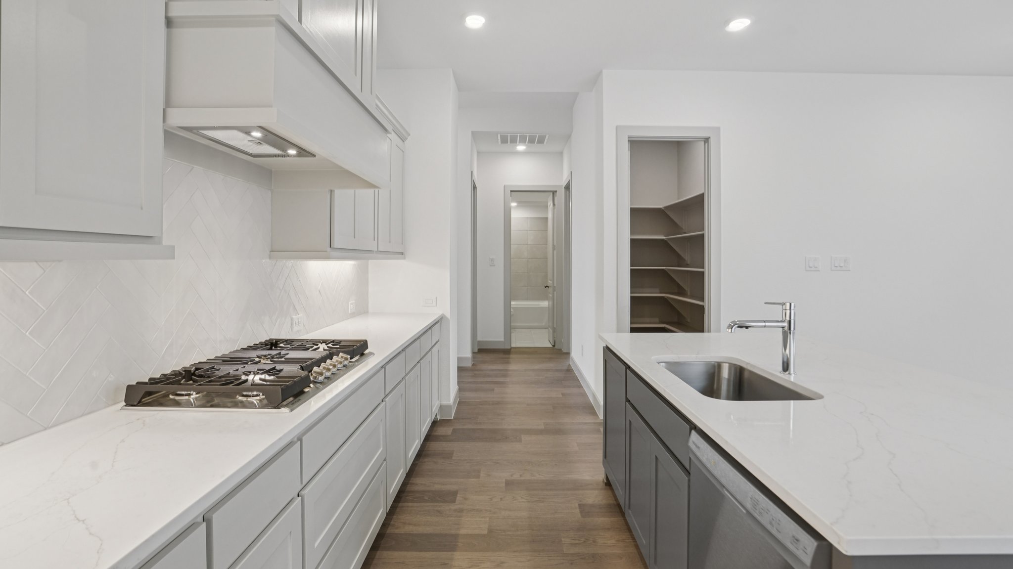 Tippett Dr-S2510-014.jpg