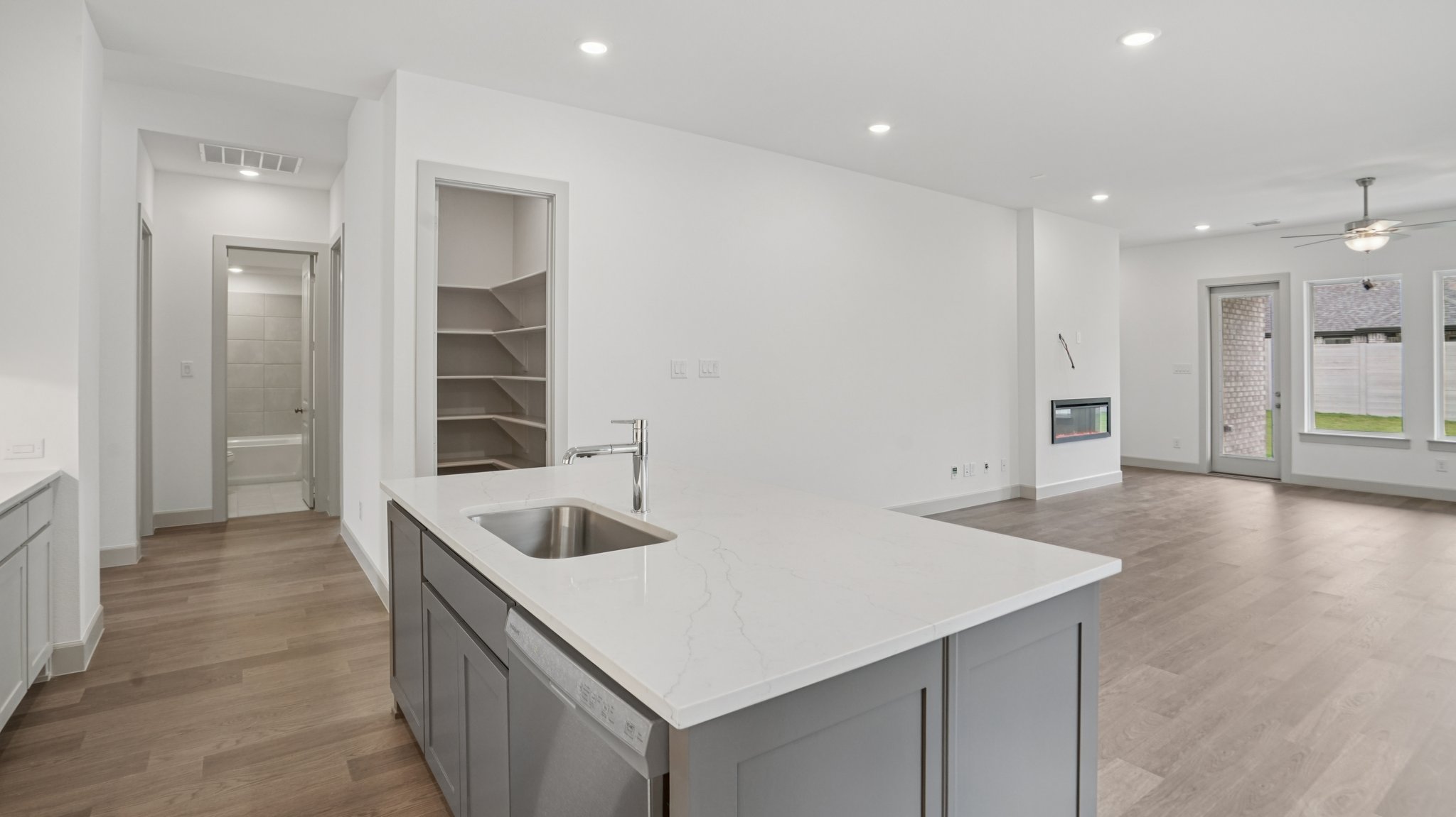 Tippett Dr-S2510-015.jpg