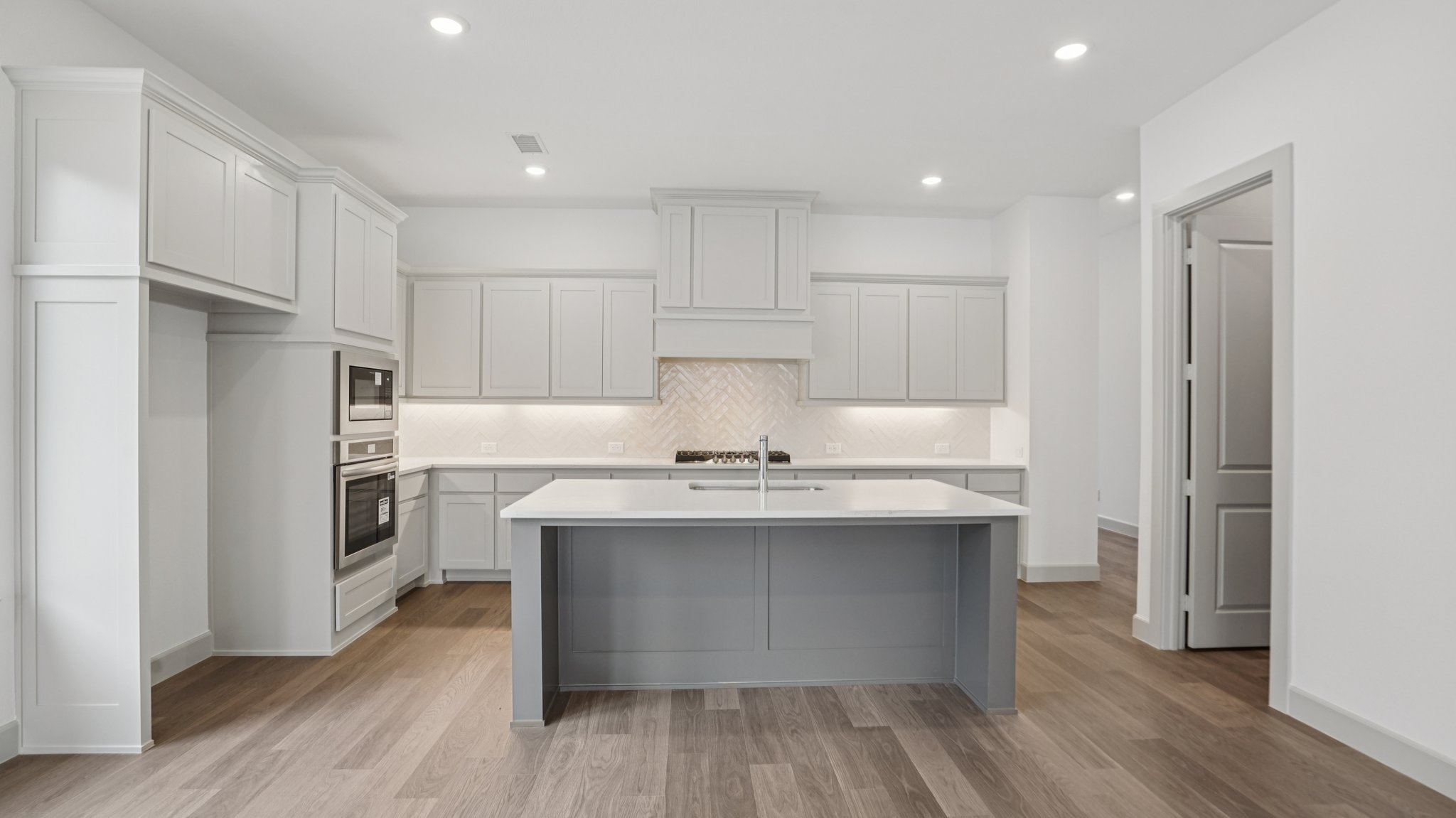 Tippett Dr-S2510-017.jpg