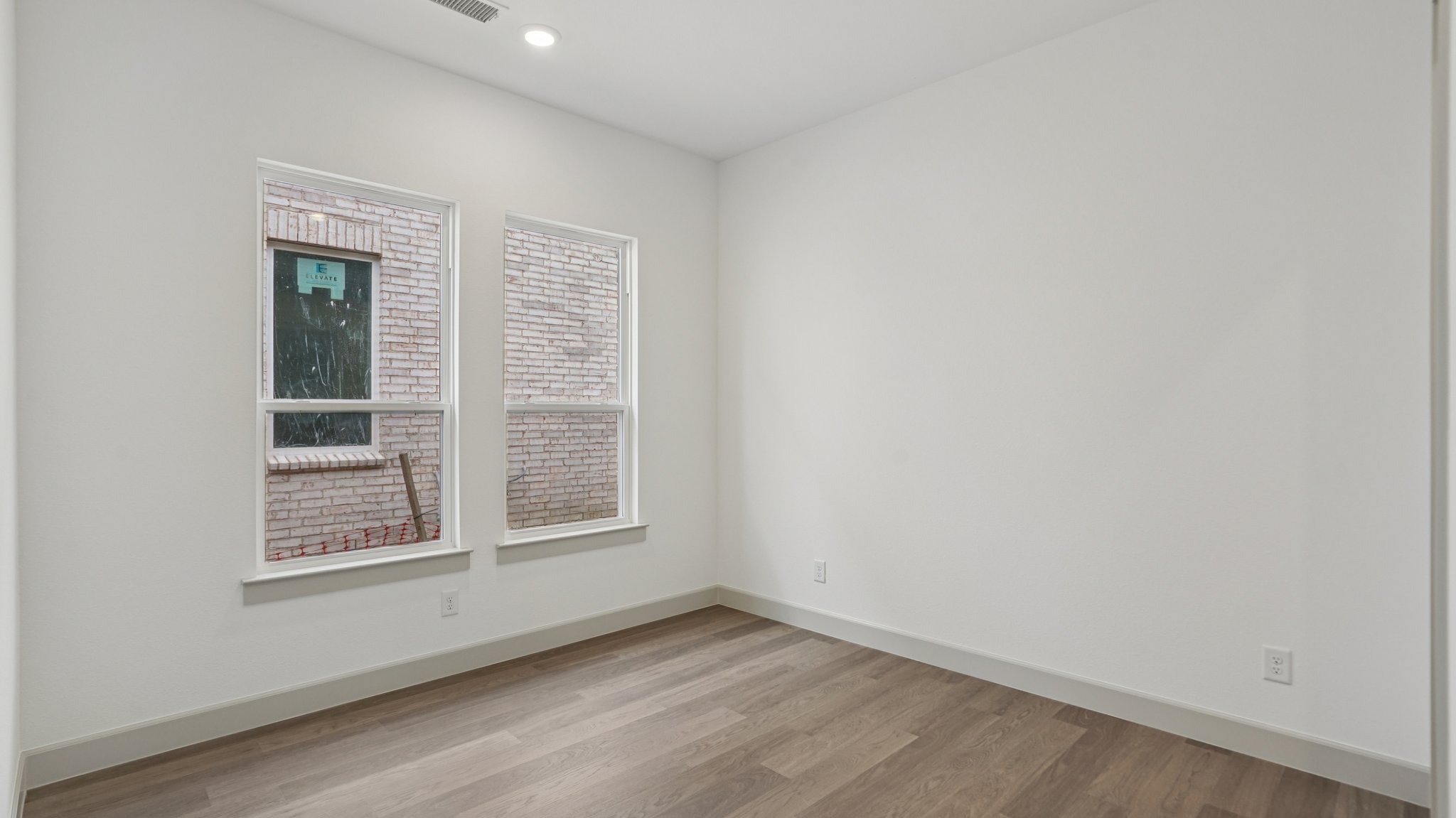 Tippett Dr-S2510-021.jpg