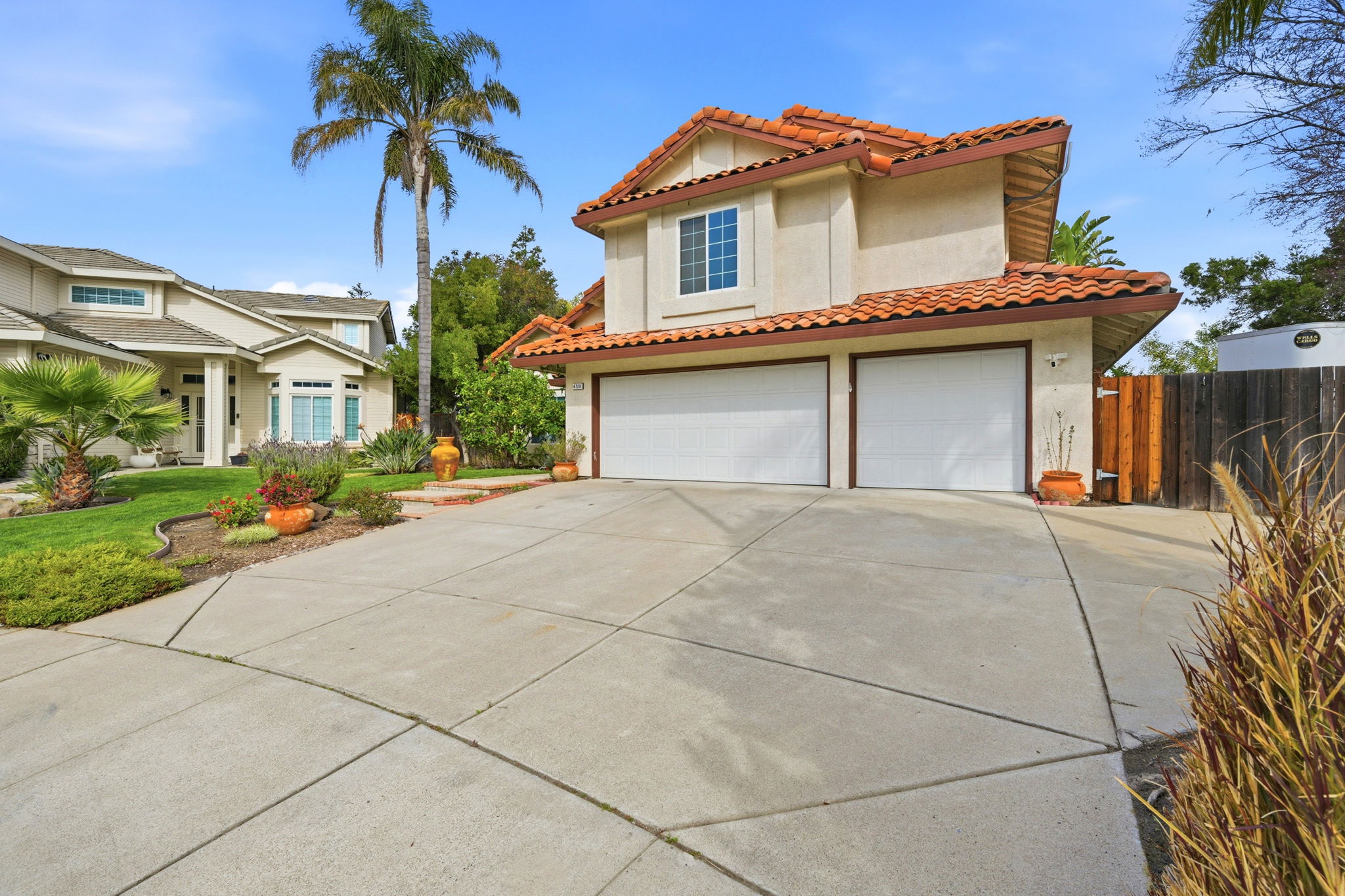 003_F8_4729 Matterhorn Ct