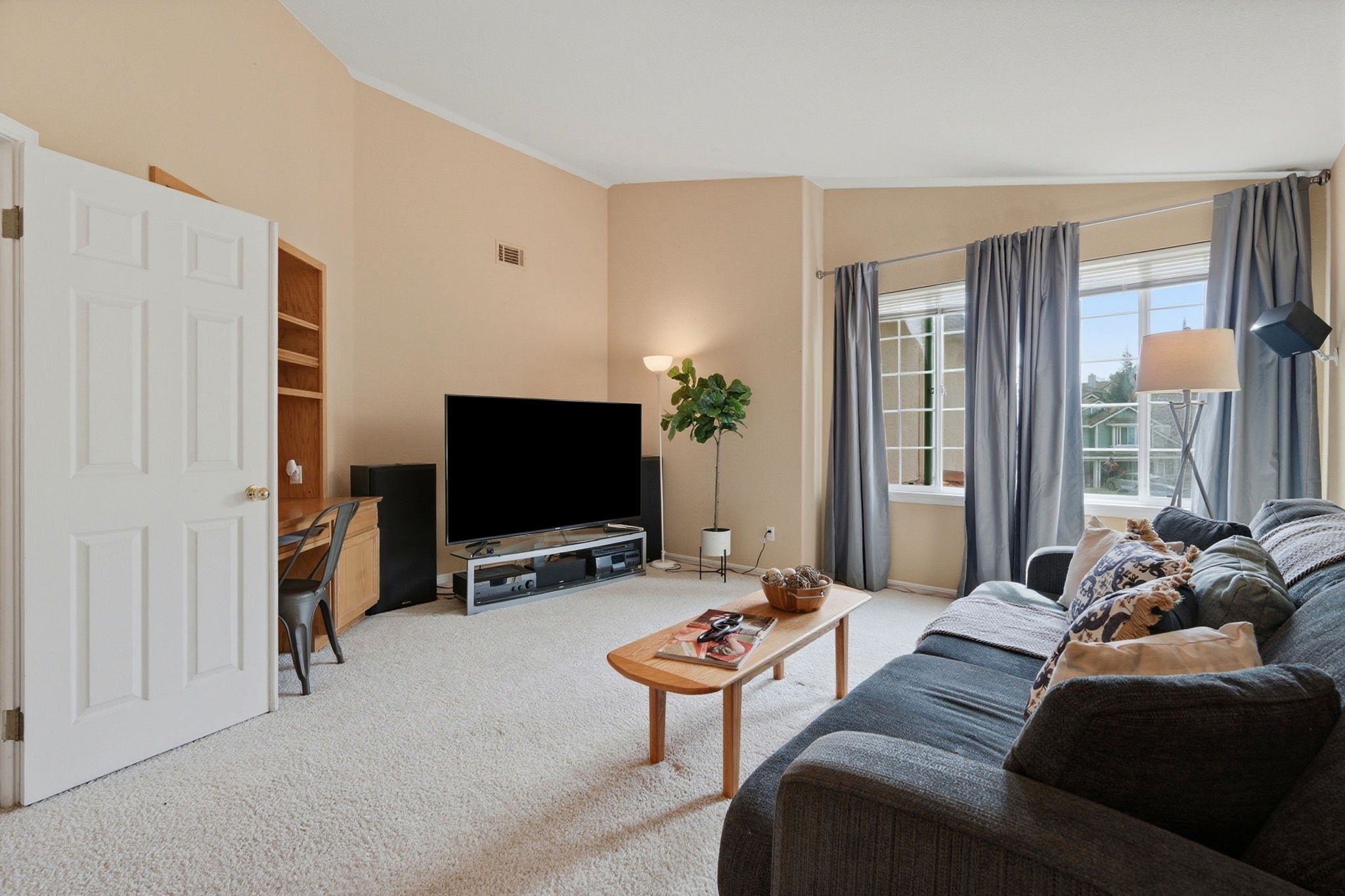 012_F8_4729 Matterhorn Ct