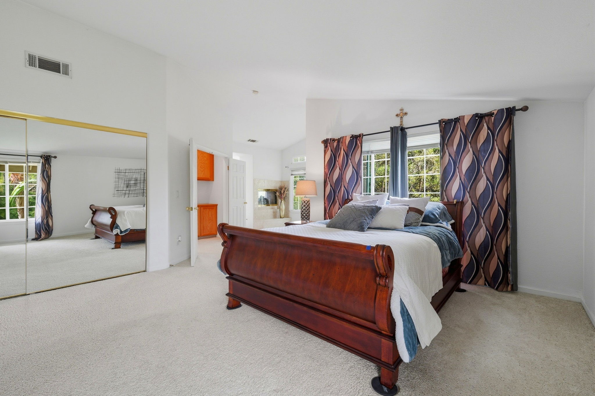 030_F8_4729 Matterhorn Ct