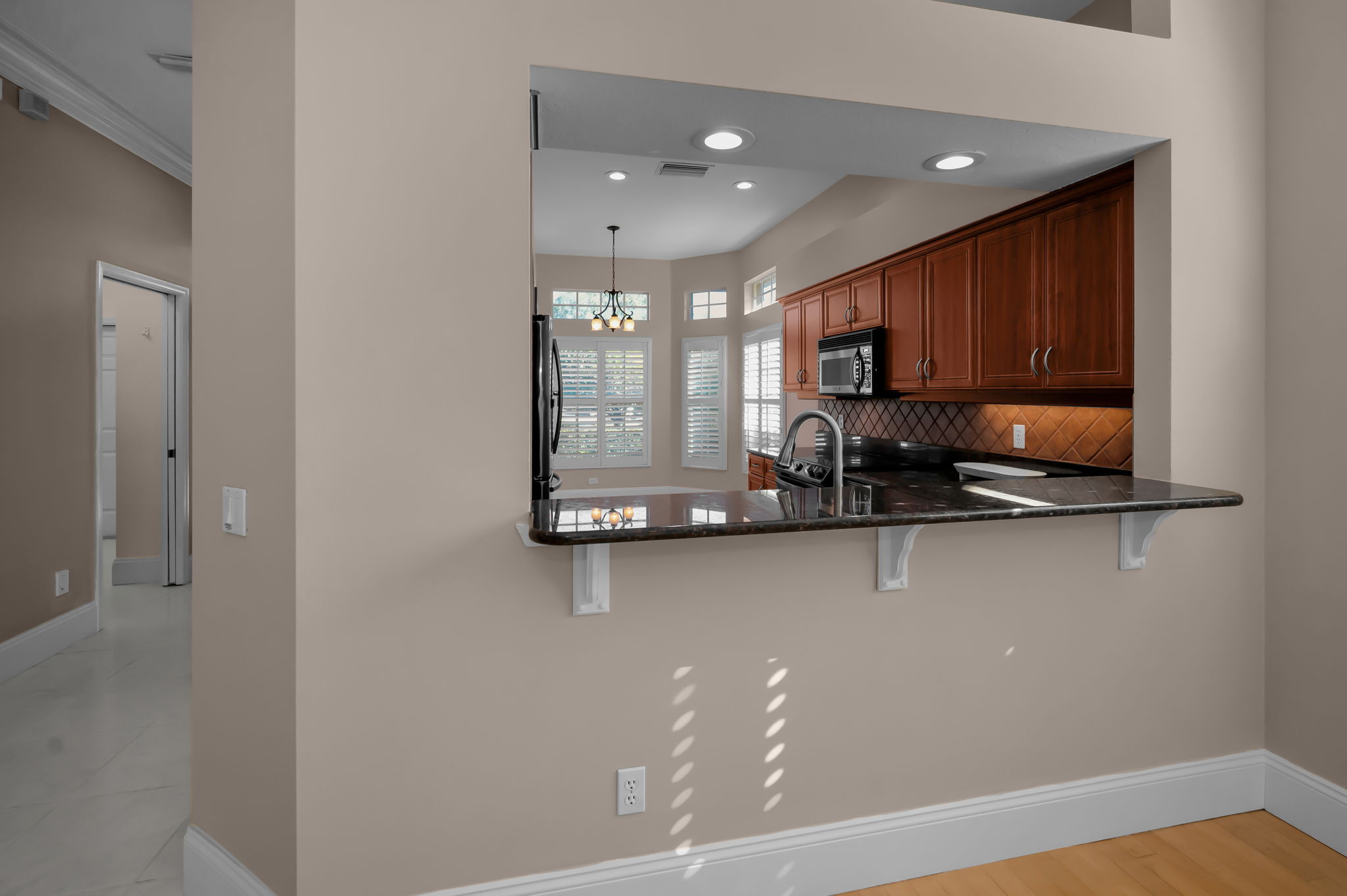 Kitchen3 Breakfast Bar-e