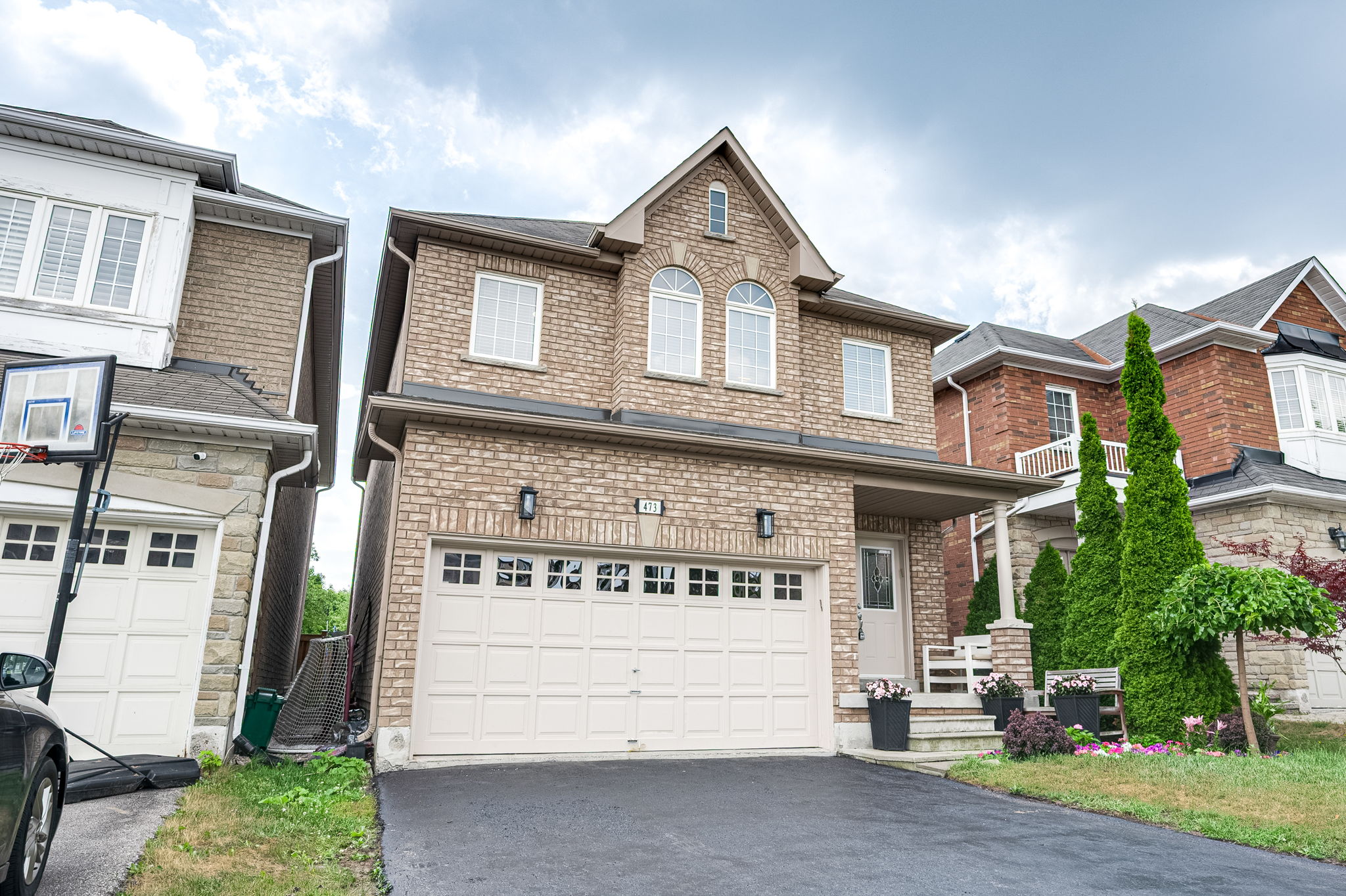 473 Apple Blossom Dr Vaughan, ON L4J 9K7
