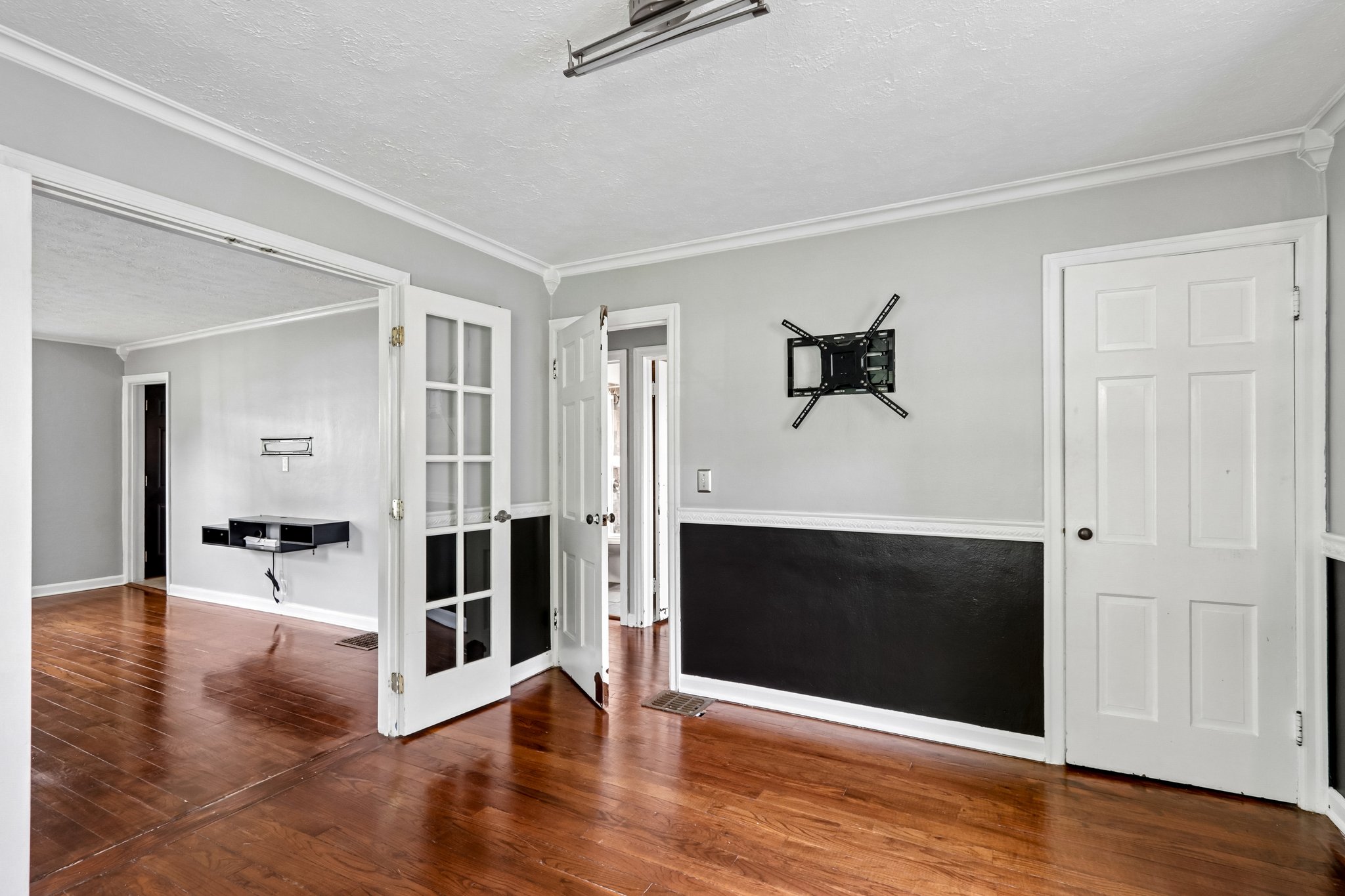 Stratford Ave-S2606-010.jpg