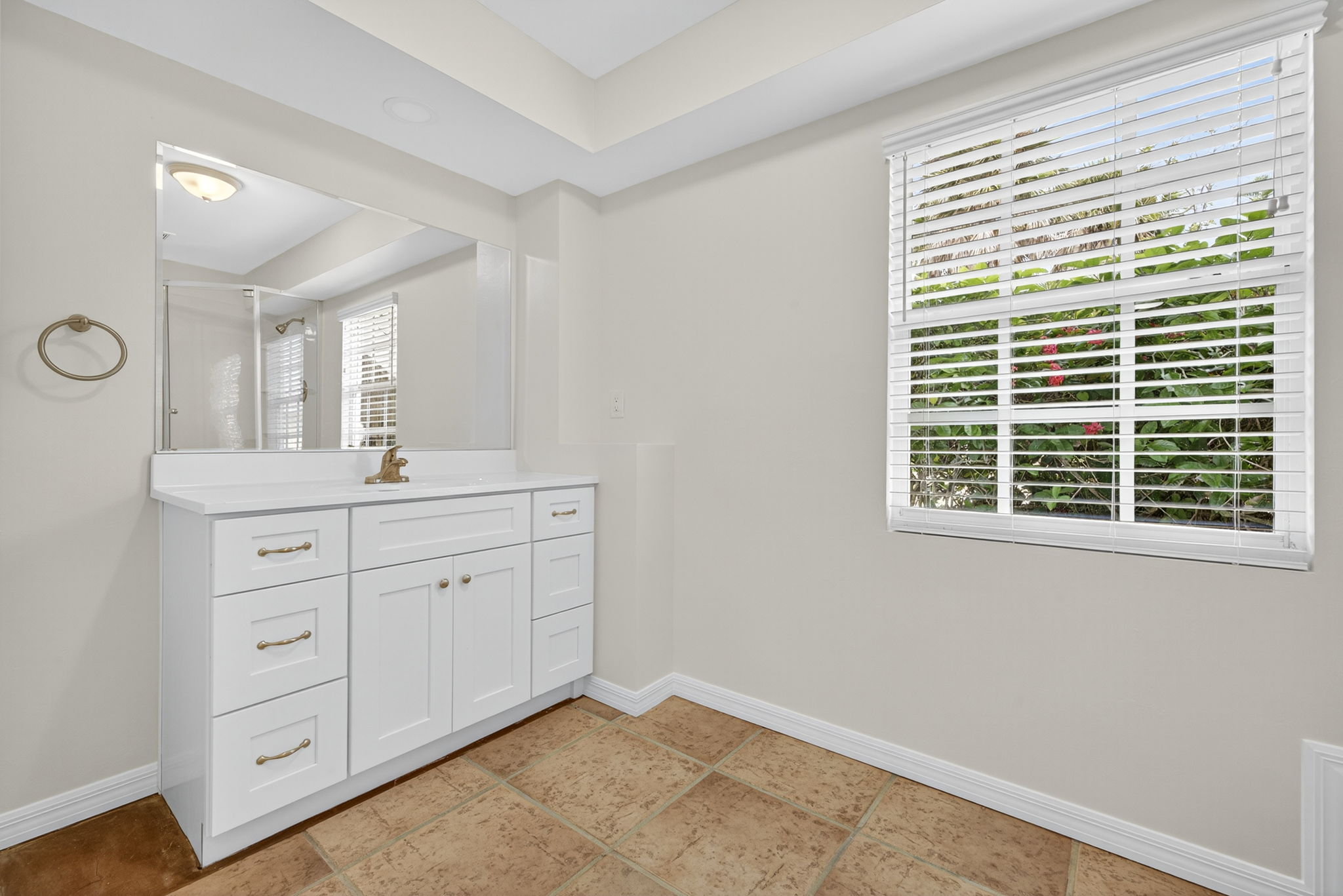 Guest Bathroom 2 - 1 of 2