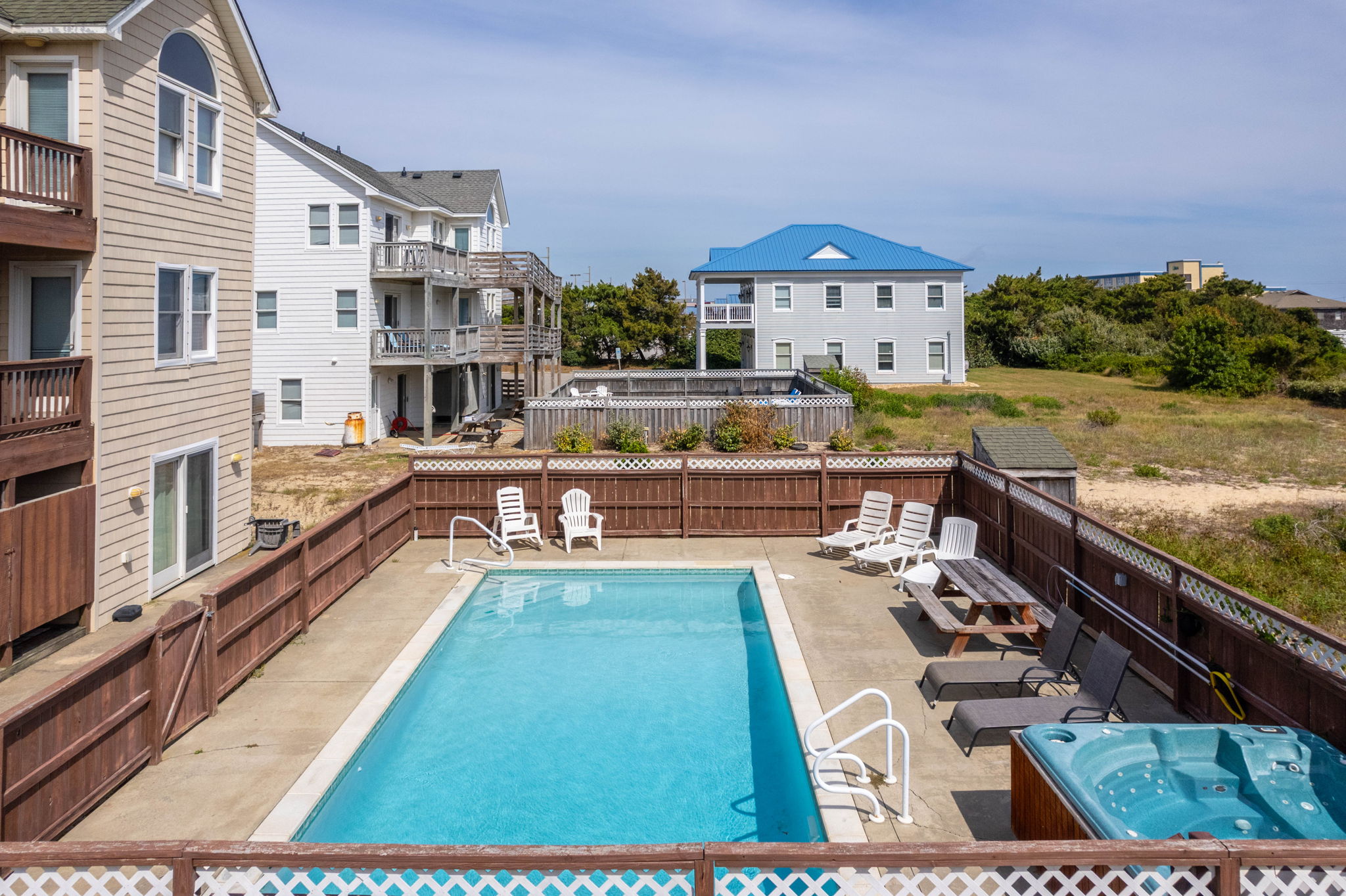 4731-S-Croatan-Hwy-Aerial-Pool-Overview