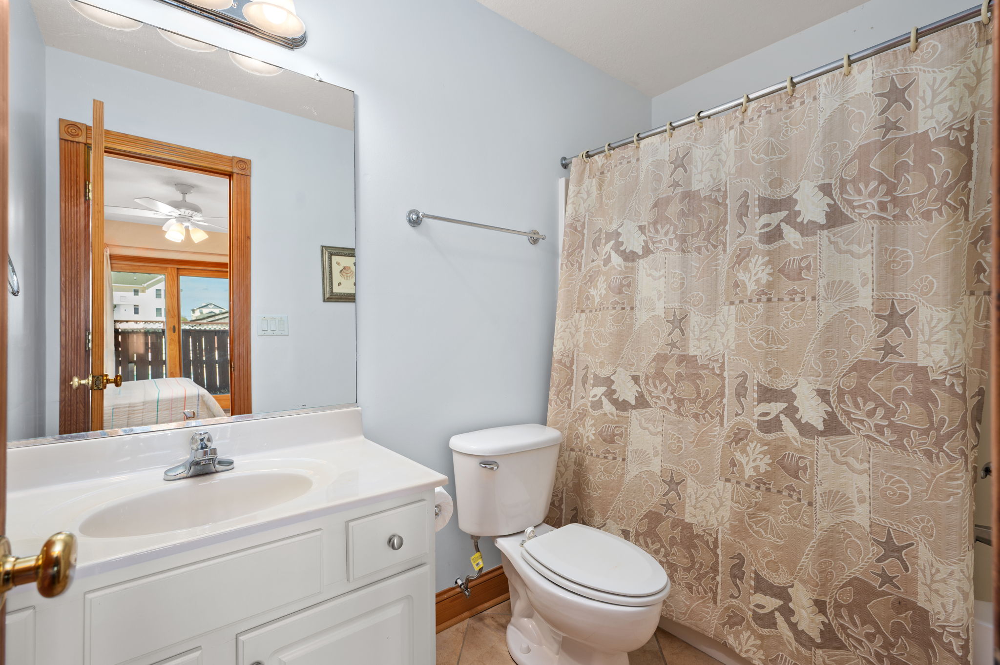 4731-S-Croatan-Hwy-BL-BR1-Private-Bath