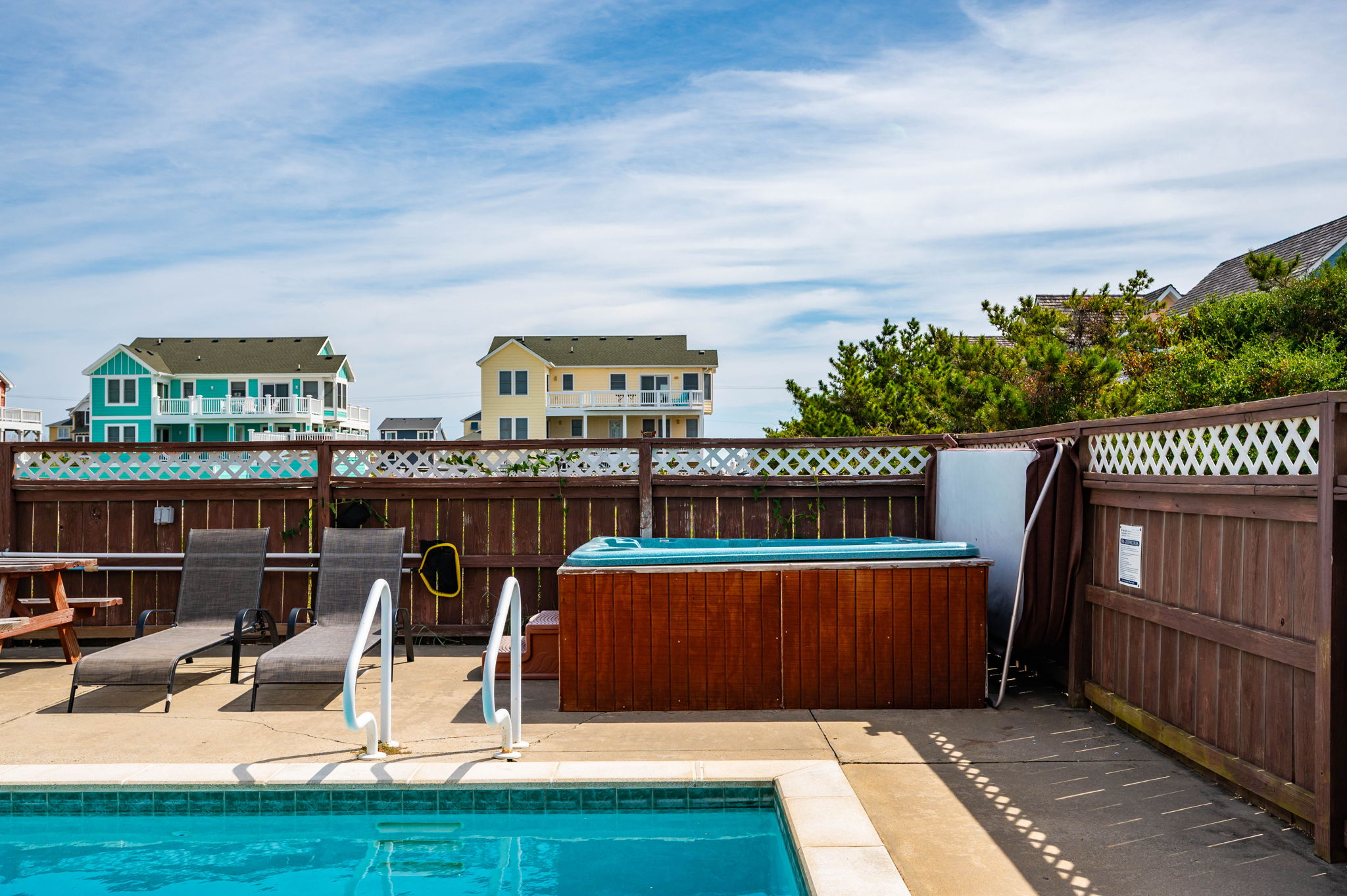 4731-S-Croatan-Hwy-Private-Pool-Hot-Tub