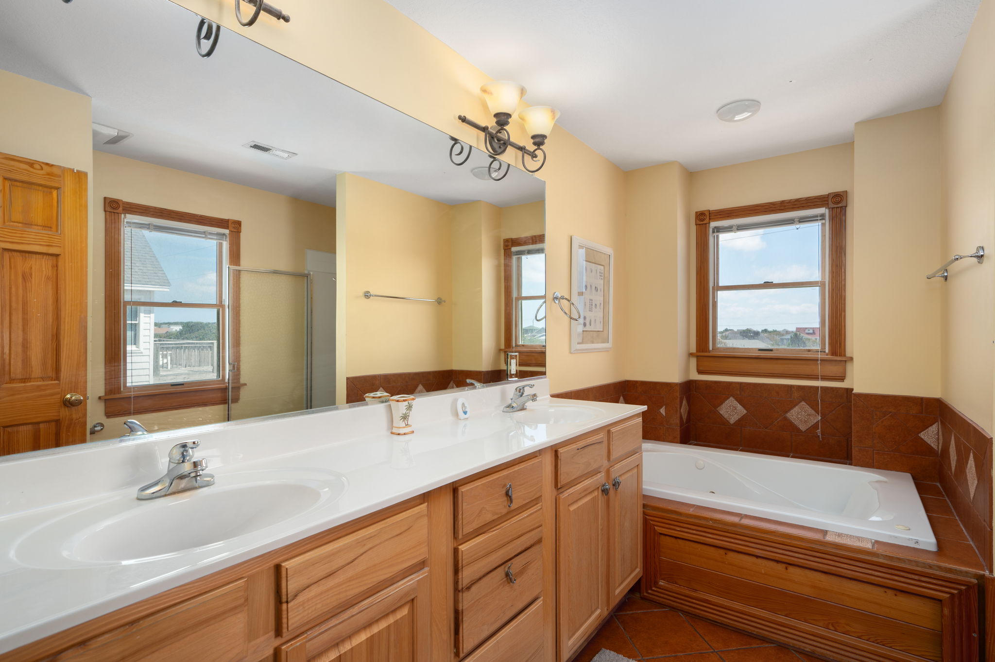 4731-S-Croatan-Hwy-TL-BR6-Private-Bath-V2