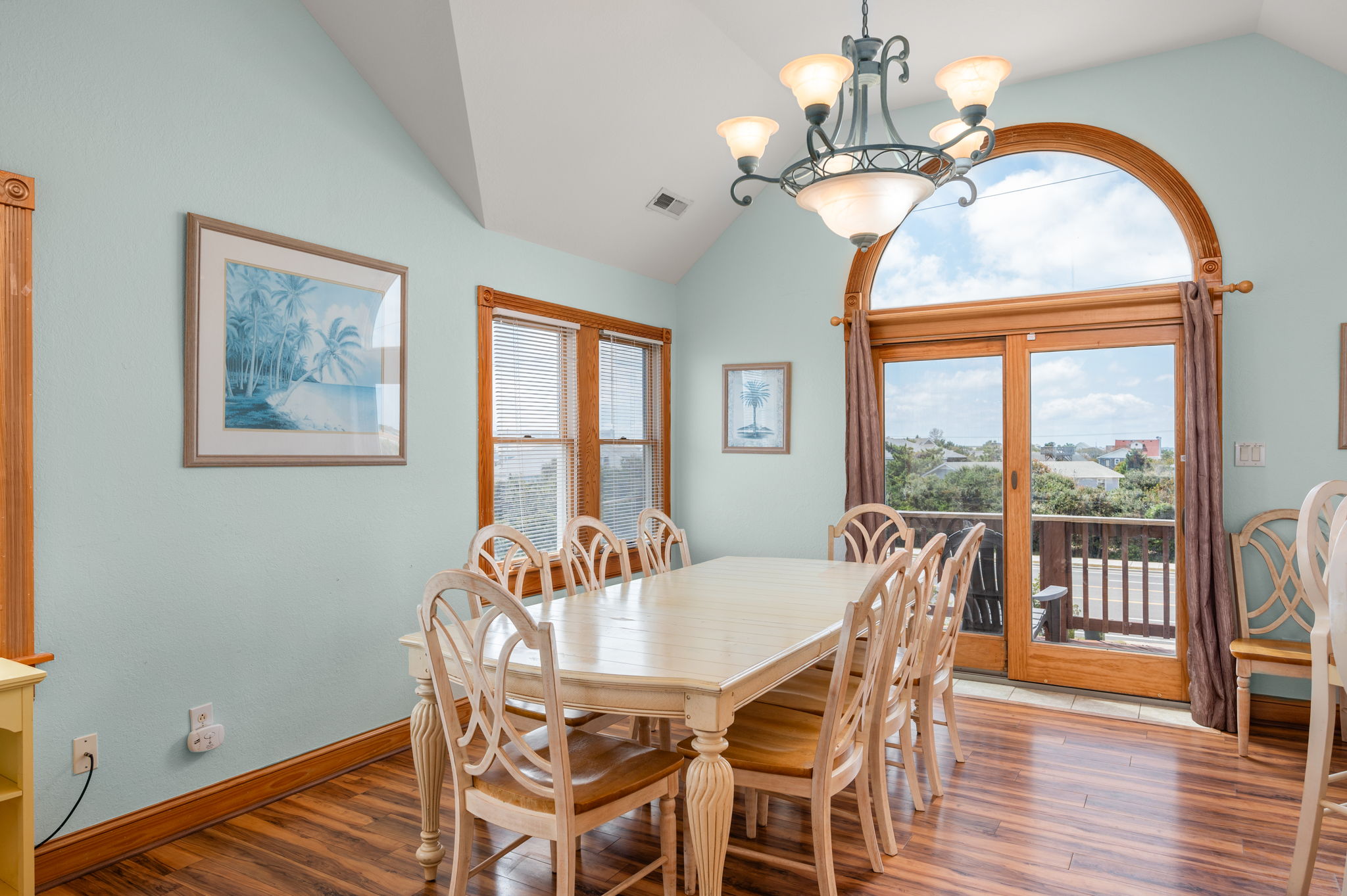 4731-S-Croatan-Hwy-TL-Dining-V2