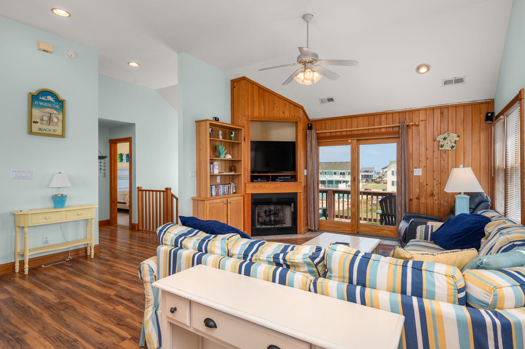 4731-S-Croatan-Hwy-TL-Living-V5