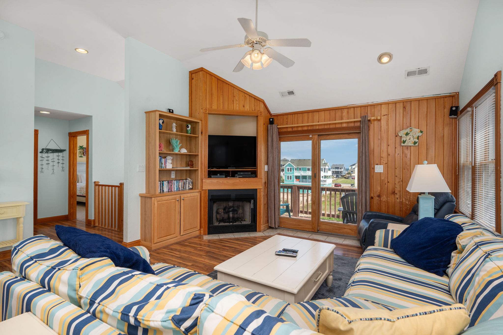 4731-S-Croatan-Hwy-TL-Living-V6