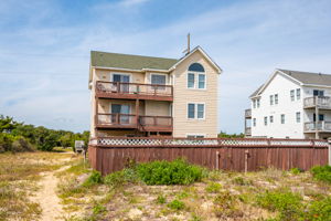 4731-S-Croatan-Hwy-Rear-Exterior