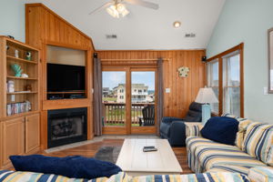 4731-S-Croatan-Hwy-TL-Living-V4