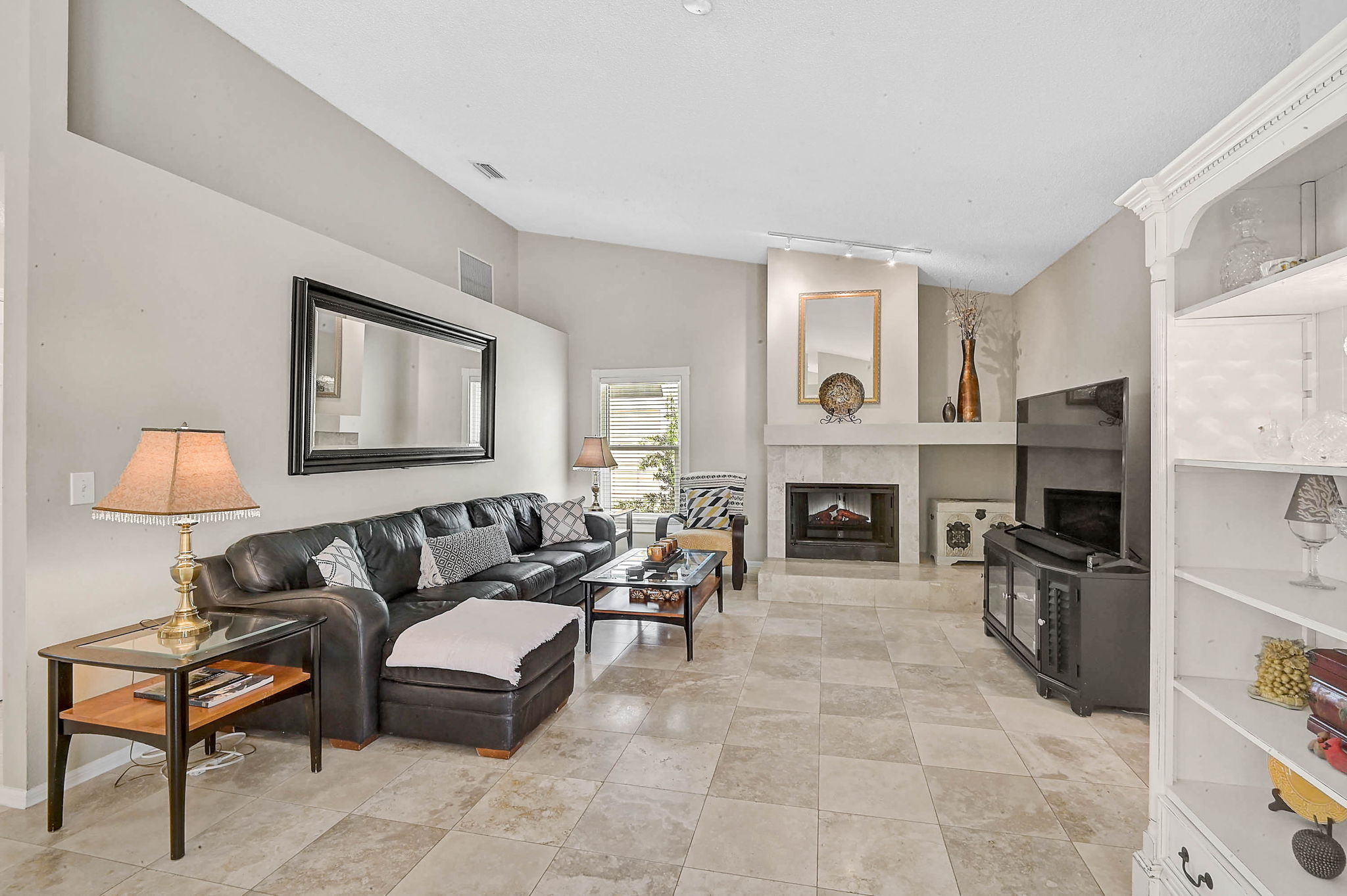 4733 Spring Meadow Ln-14