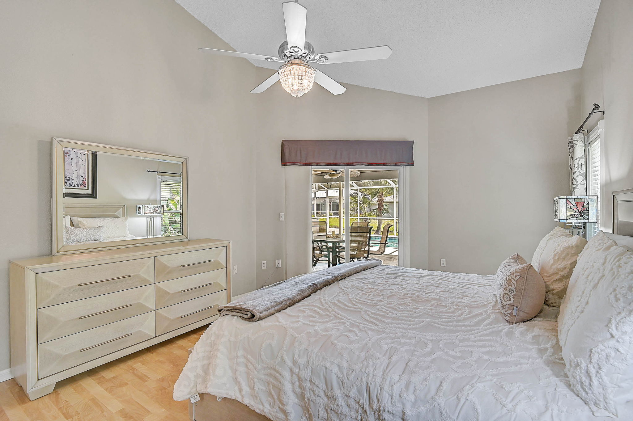 4733 Spring Meadow Ln-27