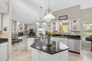 4733 Spring Meadow Ln-10