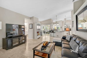 4733 Spring Meadow Ln-16