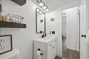  Photo 32