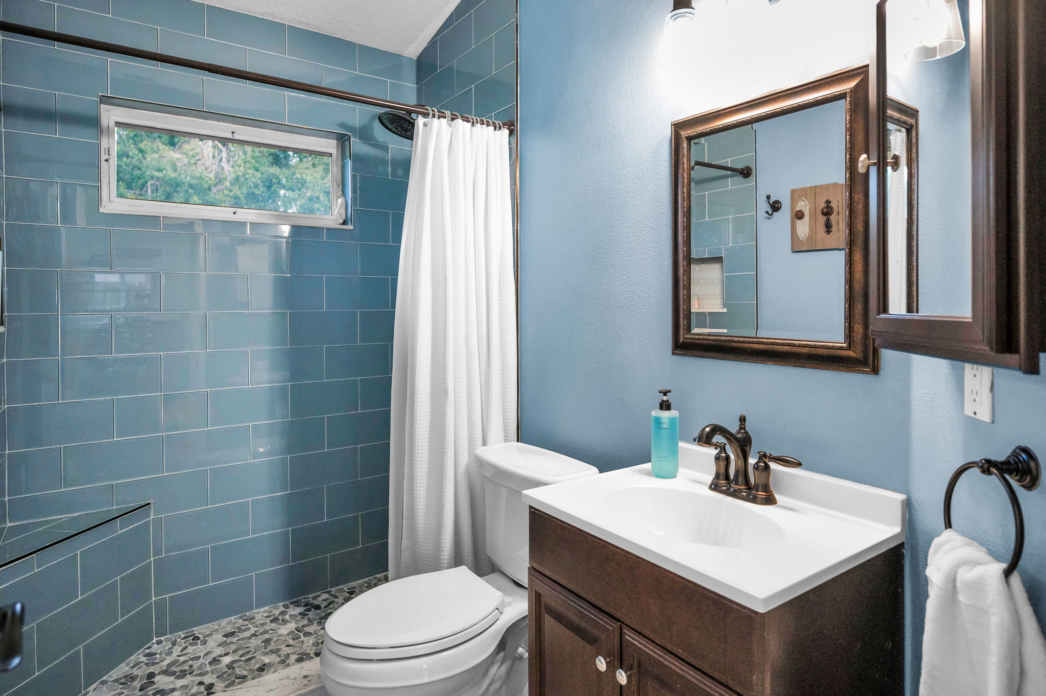 Bathroom2