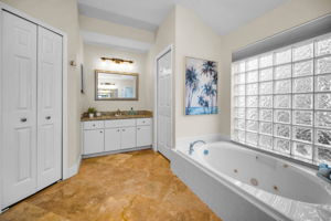 Master Bathroom1c