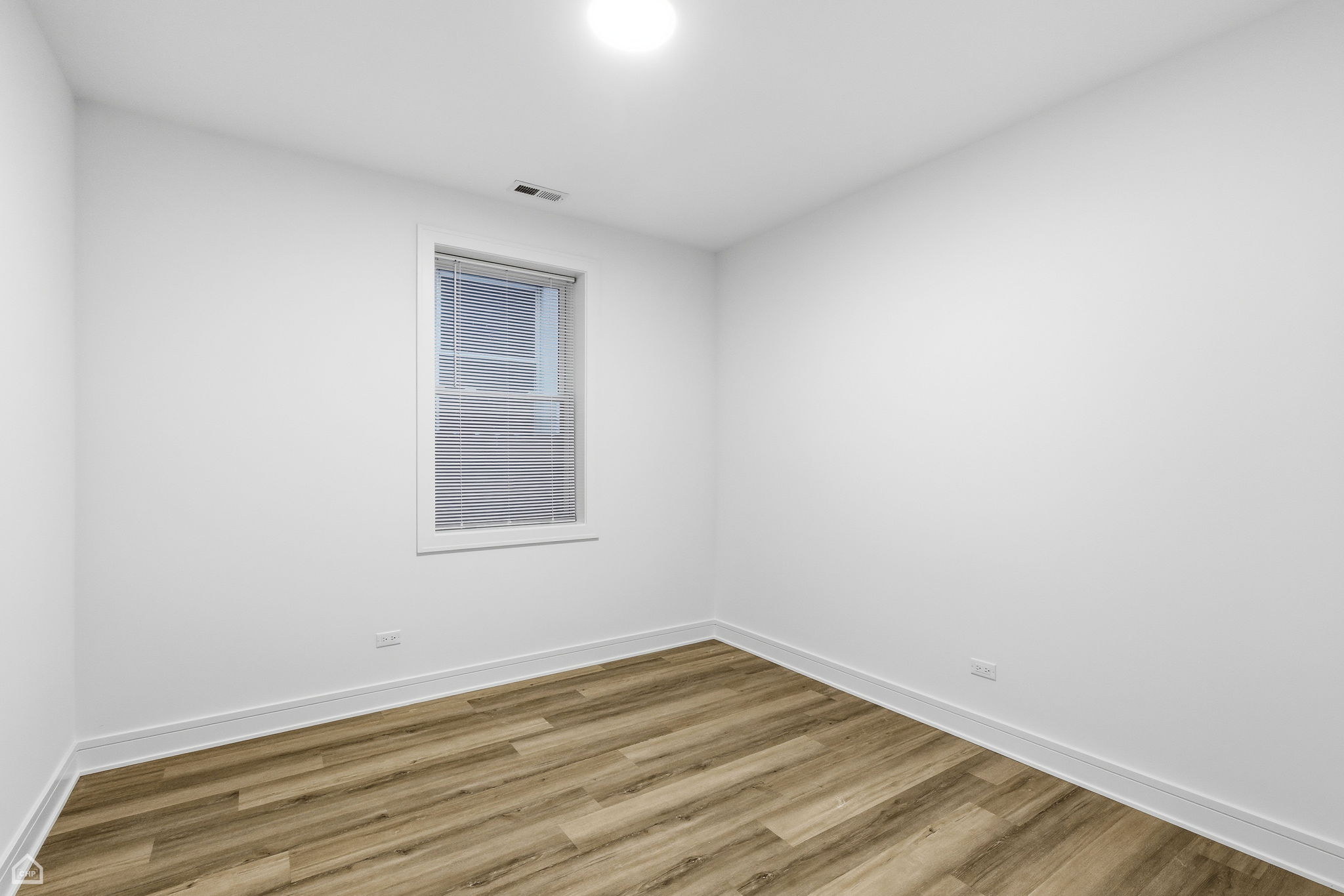 4739 S Indiana 1 - Biazar_CHP2026_016