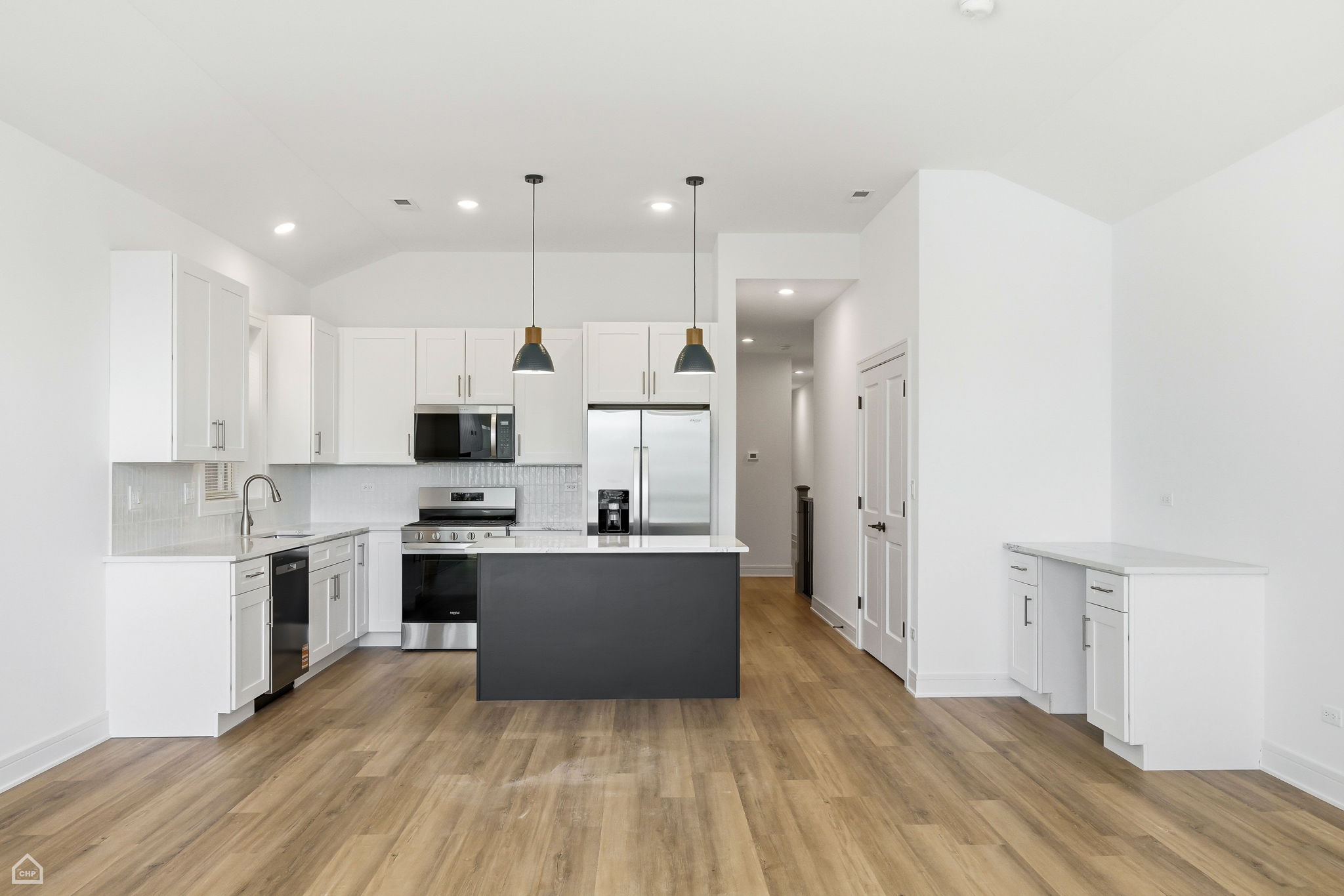 4739 S Indiana 3 - Biazar_CHP2026_002