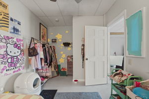  Photo 33