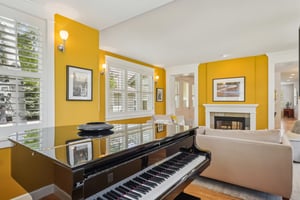 W Spruce St-0105-010.jpg