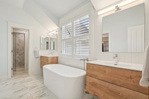 W Spruce St-0105-029.jpg