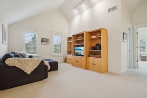 W Spruce St-0105-035.jpg