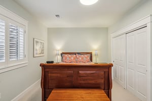 W Spruce St-0105-048.jpg