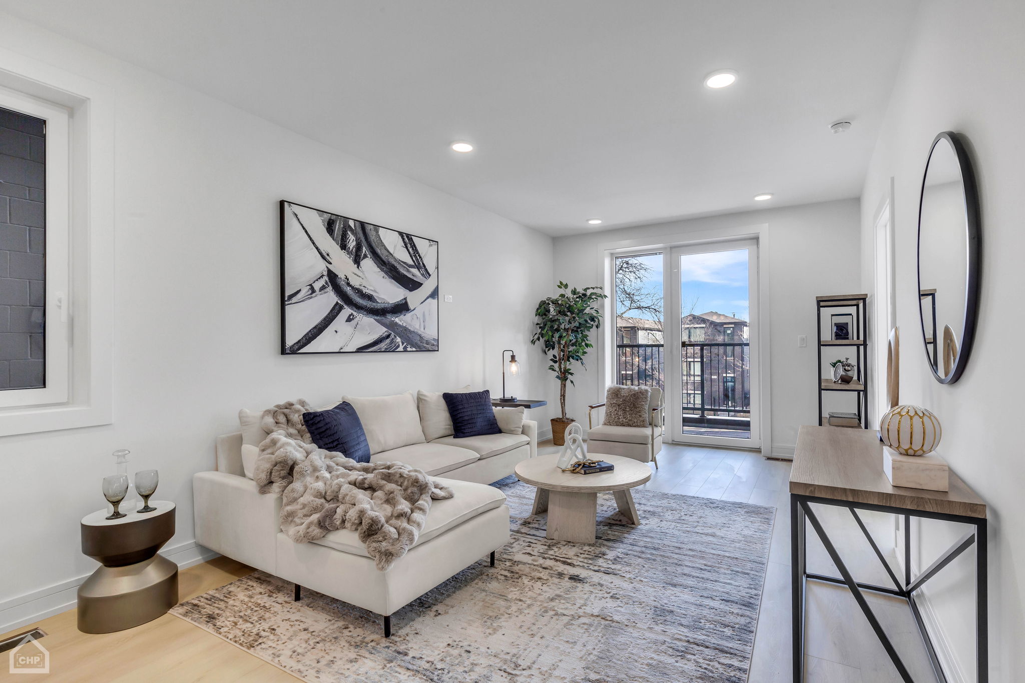 4744 S Michigan Ave_005