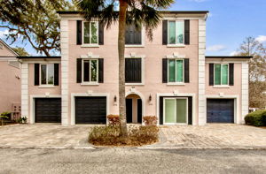 Welcome to 4747 Le Mon Cay Unit 2