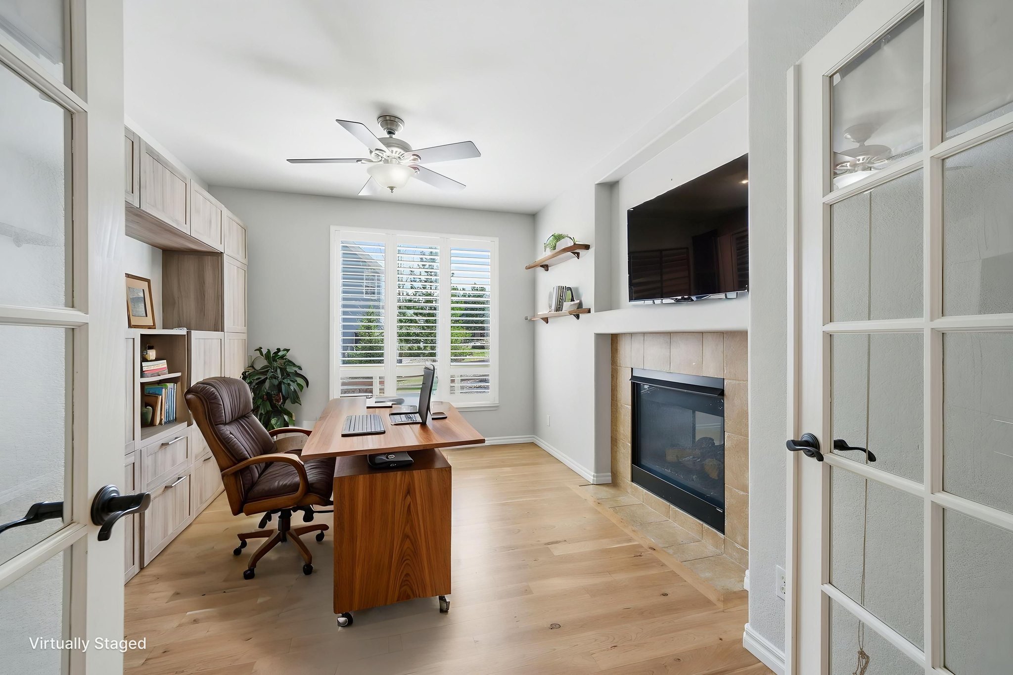 DSC09126 virtually staged.jpeg