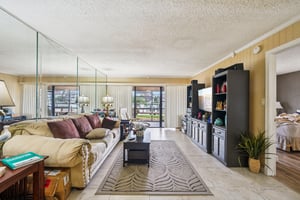 Brittany Dr S 24-S0107-004.jpg