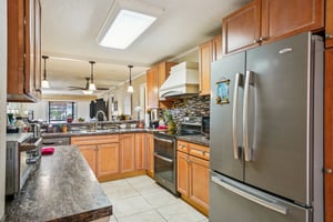 Brittany Dr S 24-S0107-018.jpg