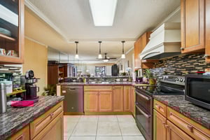 Brittany Dr S 24-S0107-020.jpg