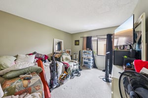 Brittany Dr S 24-S0107-031.jpg