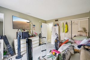 Brittany Dr S 24-S0107-032.jpg