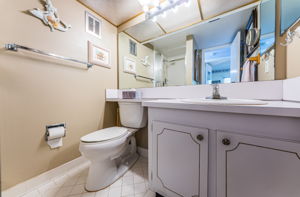 Bathroom 2a-2