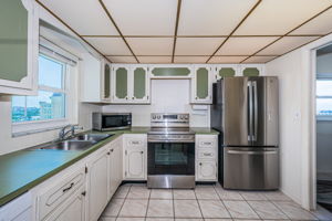 Kitchen 2-2