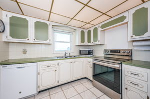 Kitchen 3-2