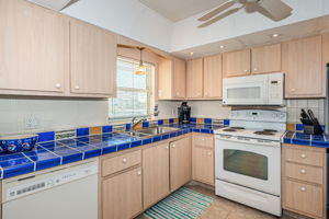 Kitchen 2-2