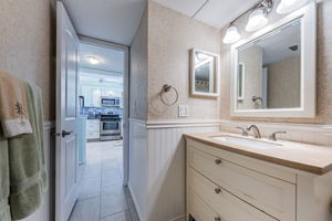 Bathroom 1b