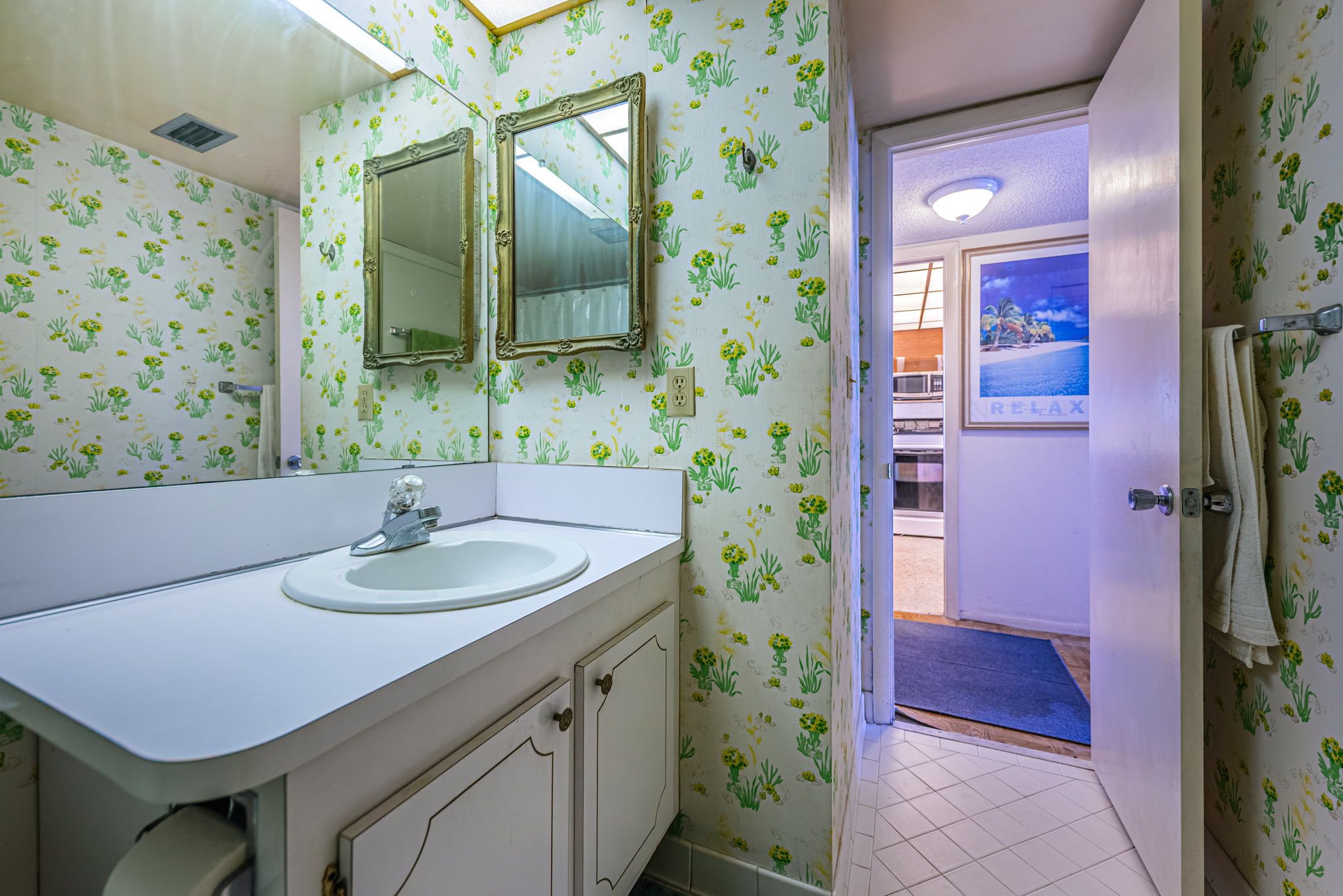 Bathroom 1b